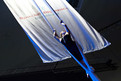 Wie zur Eröffnung gibt es vor der Fahne wieder akrobatische Einlagen. Foto: ADAC/Tom Gonsior