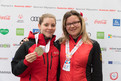 Lucia Vanessa Hüsken mit ihrer Bronzemedaille und Dana Celine Rumi mit ihrer Platzierungsschleife. (Foto: SOD/Luca Siermann)
