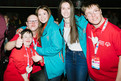 Valentina Beck, Rene Selent und Jörg Trute feiern mit Helfern der Special Olympics World Winter Games 2017 auf der Welcome Party. (Foto: SOD/Jörg Brüggemann OSTKREUZ)