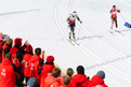 Tatjana Lind wird beim 1 km Divisioning von den deutschen Schneeschuhläufern angefeuert. (Foto: SOD/Jörg Brüggemann OSTKREUZ)