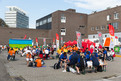 Der Platz vor der Antwerp Expo ist ein beliebter Treffpunkt für alle Athleten. (Foto: Luca Siermann)