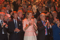Königin Mathilde von Belgien applaudiert den einlaufenden Delegationen. (Foto: Luca Siermann)