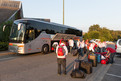 Der Bus aus Nürnberg ist mit einem Teil der Deutschen Delegation in Bütgenbach angekommen. (Foto: Luca Siermann)