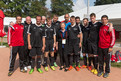 Das Fußballteam mit Staatssekretärin Gabriele Lösekrug-Möller. (Foto: Luca Siermann)