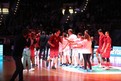 Beim traditionellen Spielereinlauf nahmen die Special Olympics Basketballer/innen Aufstellung zum Abklatschen. (Foto: FC Bayern Basketball)