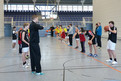 Profis der ETB Wohnbau Baskets trainieren gemeinsam mit Special Olympics Athleten aus Essen beim Athletenseminar. (Foto: SOD)