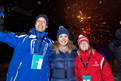 Stephan Holzmann, Magdalena Neuner und Lisa Schnitzer genießen das bunte Feuerwerk. (Foto: ADAC/Tom Gonsior)