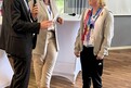 Reiterin Lucy Lisa Thun erhält ihre Urkunde von Ministerpräsident Daniel Günther und Sportministerin Dr. Sabine Sütterlin-Waack. Foto: SOSH