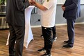 Segel-Unified Partnerin Nora Neuenroth schenkte dem Ministerpräsidenten einen Pin. Foto: SOSH