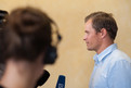 Nach der Pressekonferenz war Tobias Angerer gefragter Interviewpartner. Foto: Michael Schwerberger (Service für visuelle Konzeption)
