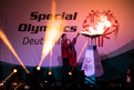 Die 'Gesichter der Spiele' Michaela Harder und Rune Dahmke entzünden das Special Olympics Feuer und setzen damit den emotionalen Höhepunkt des Special Olympics Zeremoniells. (Foto: SOD/Stefan Holtzem)