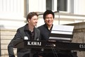 Das Piano Duett Hoang Tam Do und Lucca Keller sorgte für die musikalische Untermalung bei der Fackellauf-Zeremonie am Schloss Bellevue. (Foto: SOD/Juri Reetz)