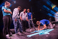 Die 'Gesichter der Spiele' Christoph Bertow, Pierre Petersen, Rune Dahmke und Steffen Weinhold unterschreiben einen Special Olympics Schal für ein Gewinnspiel. (Foto: SOD/Jo Henker)