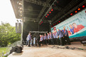 Der Shanty Chor "Kieler Förde" auf der Bühne im Olympic Town. (Foto: SOD/Sarah Rauch)