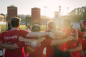 Das Unified Volleyball Team stellt sich für ein Erinnerungsfoto zum Host Town Programm auf. (Foto: SOD/Jörg Brüggemann (OSTKREUZ)