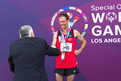 Christian Weißenberger freut sich sehr über die Silbermedaille über die 10,000 m Distanz. (Foto: SOD/Luca Siermann)