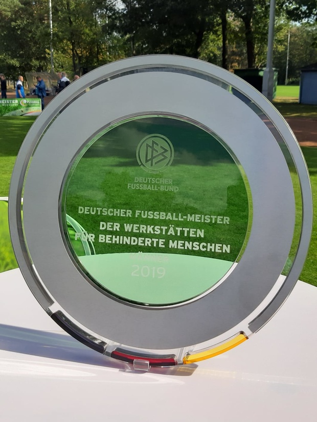 Die Meisterplakette der Deutschen Meisterschaften der Werkstätten 2019. Foto: SOD