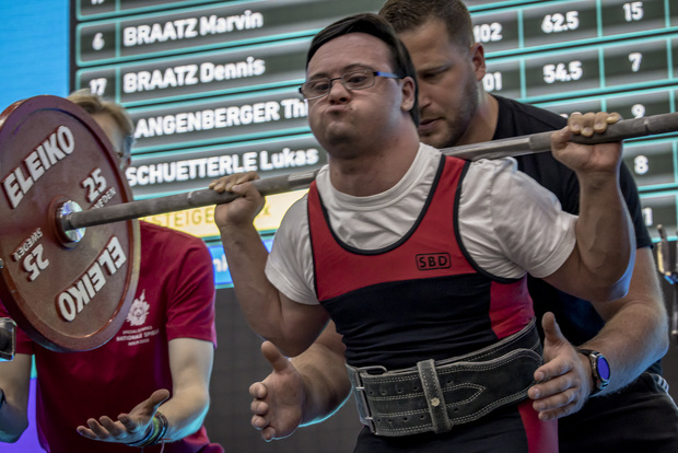 Max Gasteiger beim Powerlifting, Foto: LOC/ Stefan Holtzem