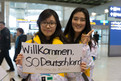 Auch die Delegationsvolunteers, die die deutsche Delegation während ihres Aufenthalts betreuen, waren am Flughafen von Seoul. Foto: Luca Siermann