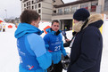 Die Snowboard-Brüder Denny und Rico Wedekind im Interview mit Taufig Khalil (BR; vlnr.). Foto: SOD