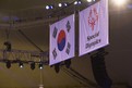 Nun hängen die koreanische Fahne und die Special Olympics Fahne im Yongpyeong Dom. Foto: Luca Siermann