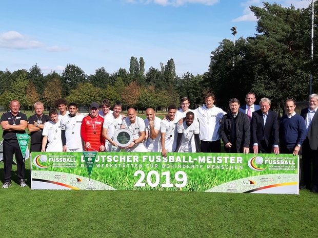 Das Männer-Team der BWB gewann 2019 zum dritten Mal die Deutschen Fußball-Meisterschaften der Werkstätten. Foto: SOD