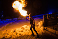 Eine spektakuläre Feuershow neben der Mühlenkopfschanze begleitet das Programm. (Foto: SOD/Jo Henker)