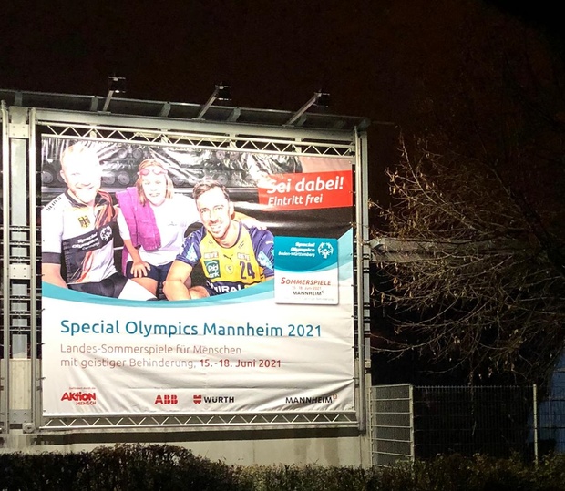 Die Landes-Sommerspiele in Mannheim werfen ihre Schatten voraus. An der SAP Arena hängt bereits ein „Big Banner“ um die Spiele anzukündigen.